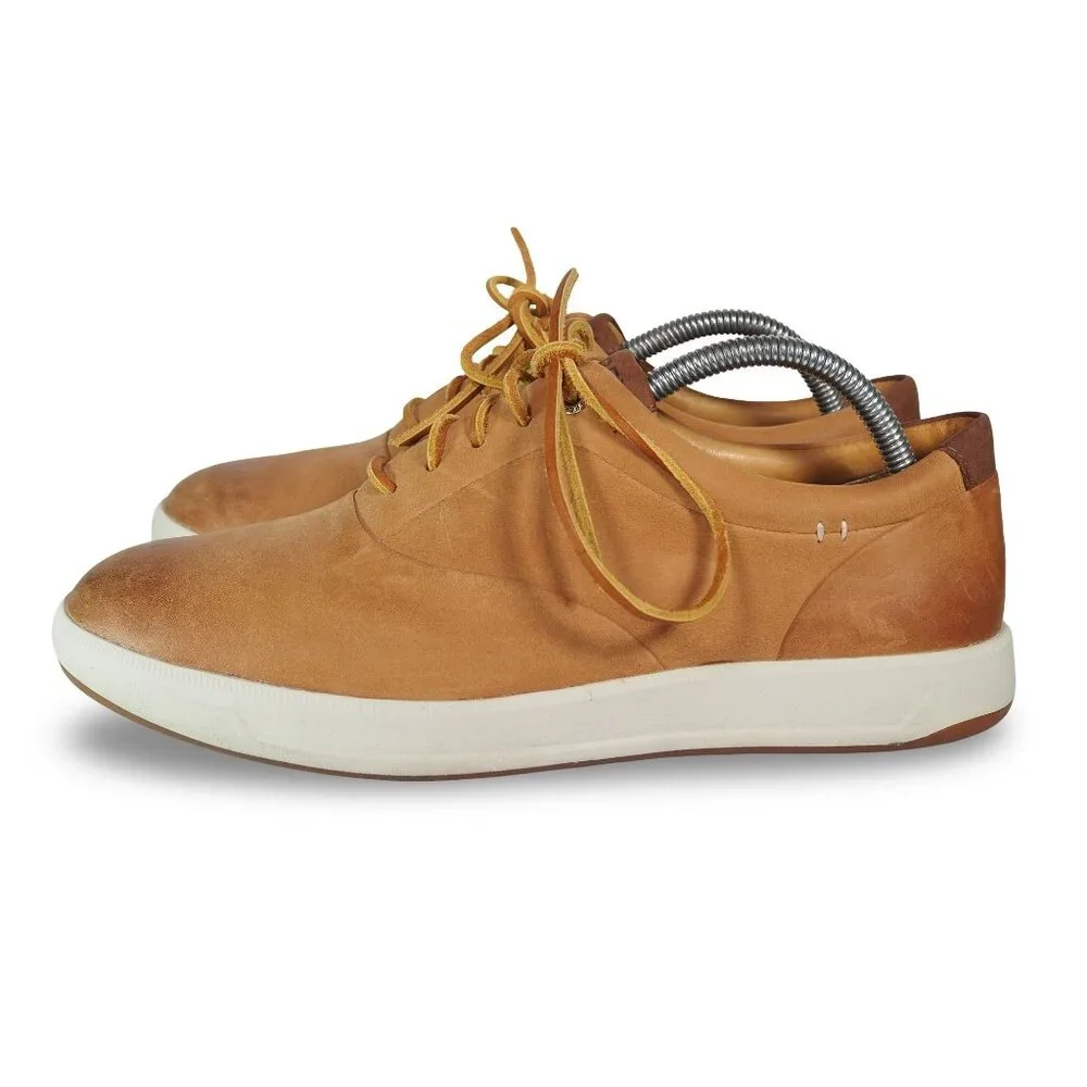 Sperry brand top